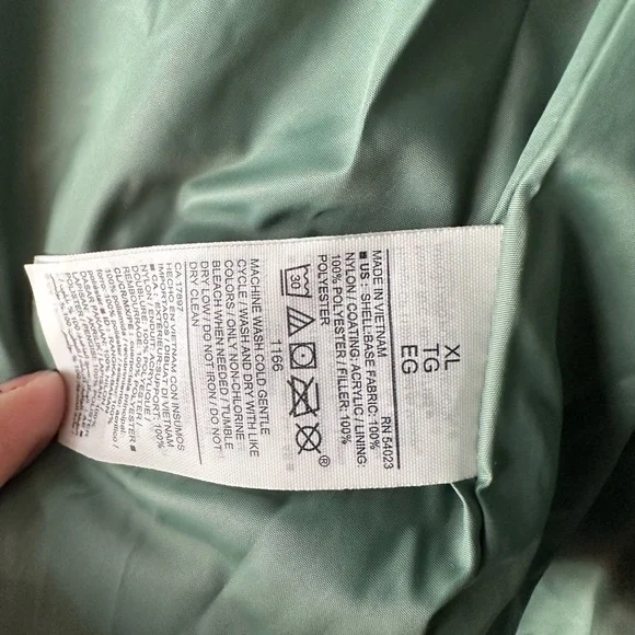 Old Navy Active Water Resistant Sage Quilted Vest Womens XL EUC - Picture 7 of 8